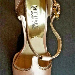 MICHAEL Michael Kors Sophia Satin T-strap Pump siz